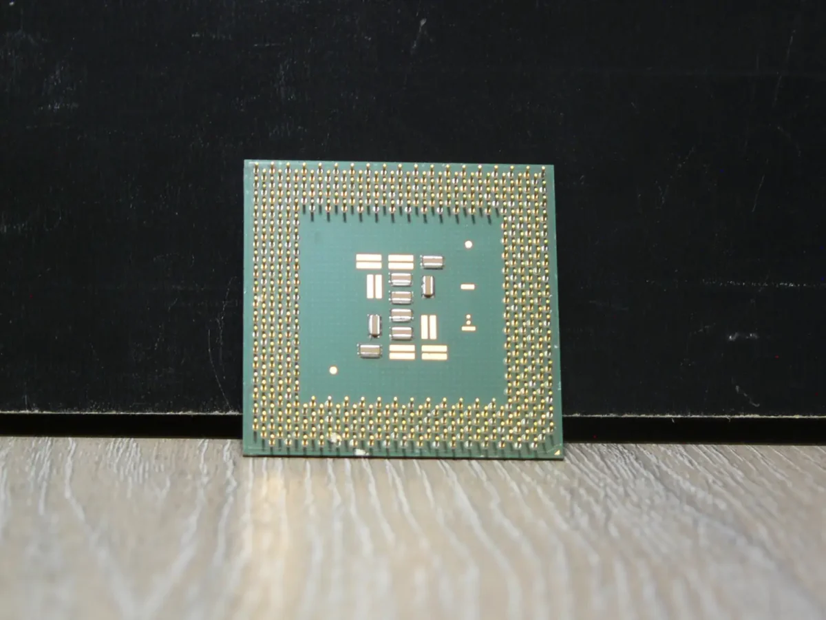 Intel Celeron 900 SL5LX Socket 370 Coppermine Processzor - Image 2