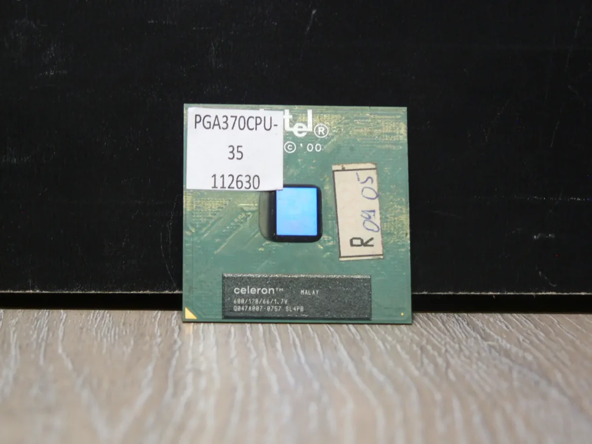 Intel Celeron 600 SL4PB Socket 370 Coppermine Processzor - Image 1