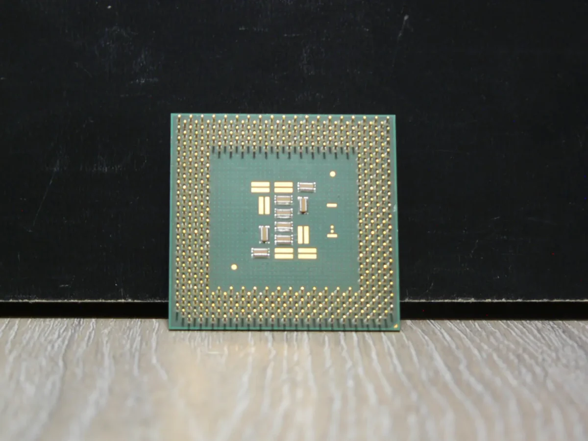 Intel Celeron 900 SL5LX Socket 370 Coppermine Processzor - Image 2