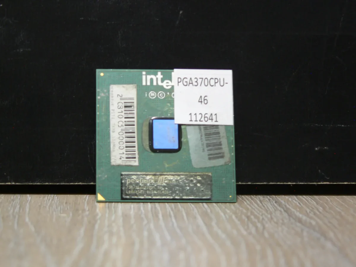 Intel Pentium 733 SL4CG Socket 370 Coppermine Processzor - Image 1