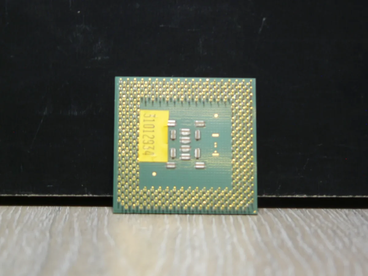 Intel Pentium 667 SL3XW Socket 370 Coppermine Processzor - Image 2