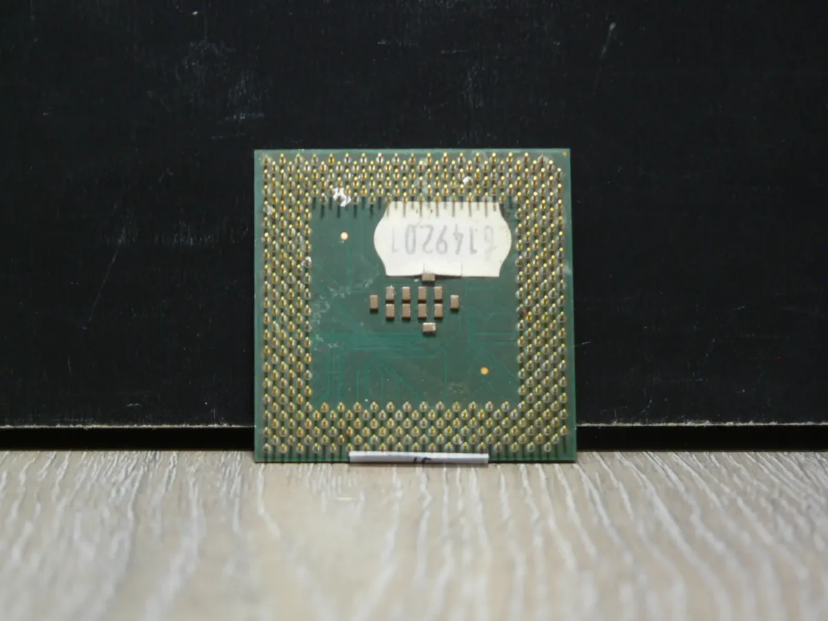 Intel Celeron 1000A SL5VP Socket 370 Tualatin Processzor - Image 2