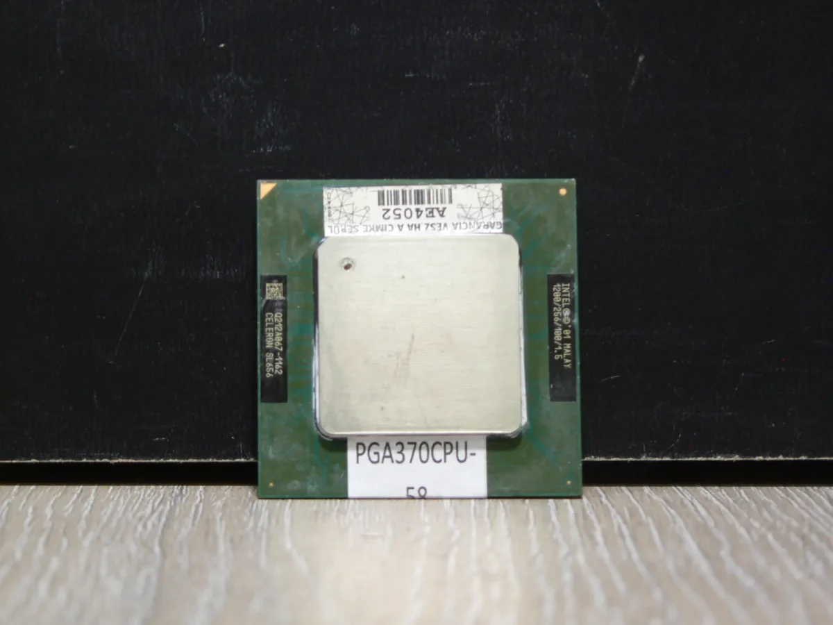 Intel Celeron 1200 SL656 Socket 370 Tualatin Processzor - Image 1