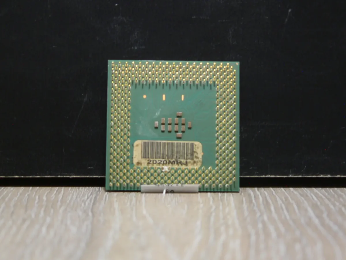 Intel Celeron 1200 SL5XS Socket 370 Tualatin Processzor - Image 2