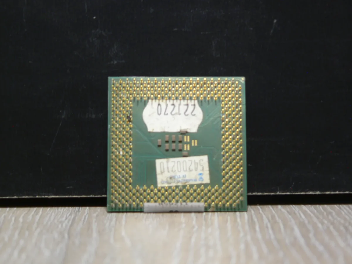 Intel Celeron 1000A SL6CB Socket 370 Tualatin Processzor - Image 2
