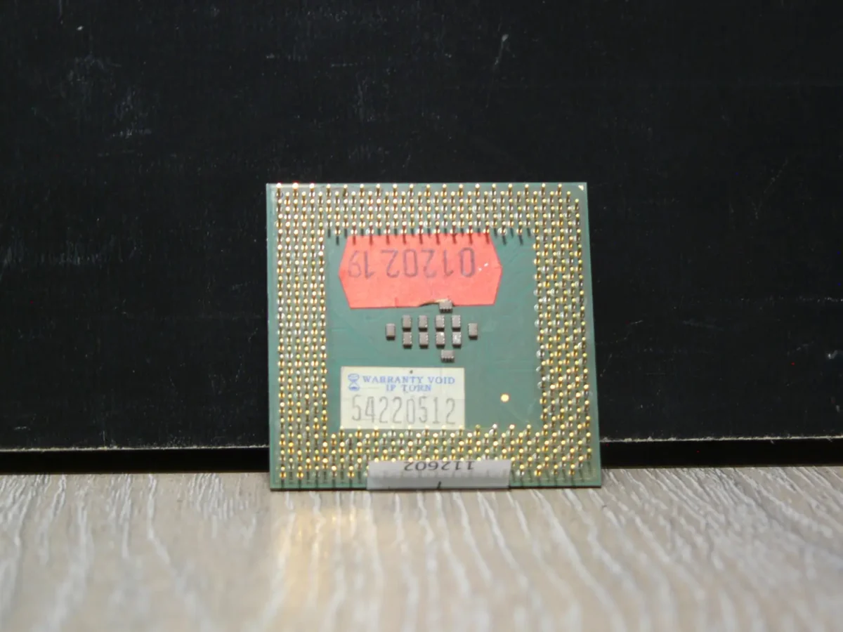 Intel Celeron 1200 SL5Y5 Socket 370 Tualatin Processzor - Image 2