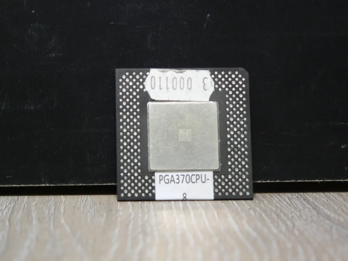 PGA370CPU-8-1 Intel Celeron 466 SL3EH Socket 370 Mendocino Processzor - Image 1
