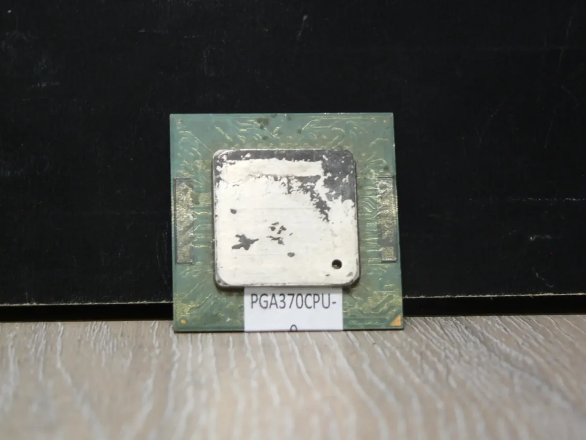 Intel Celeron 1100A SL5VQ Socket 370 Tualatin Processzor - Image 1