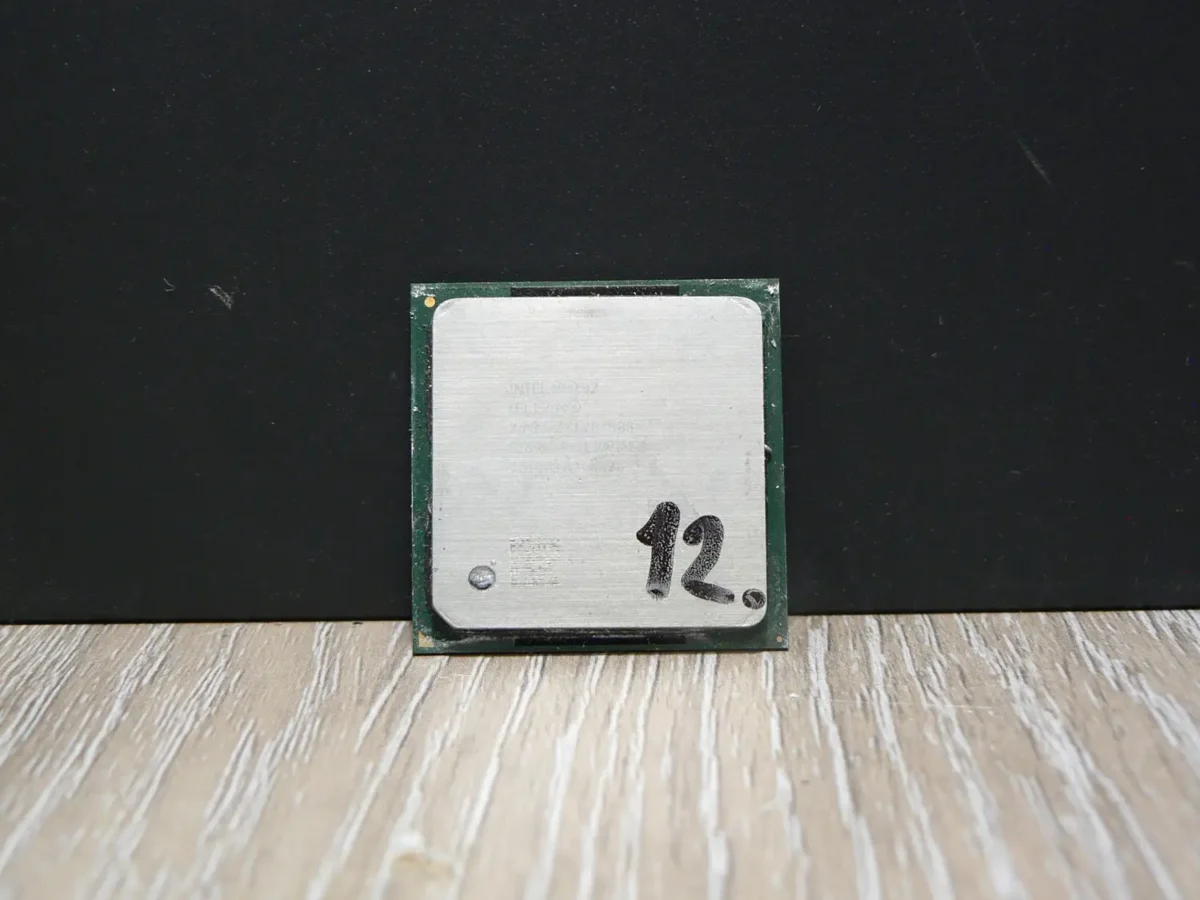 Intel Celeron 2,2GHz/128/400 SL6RW Socket 478 Processzor - Image 1