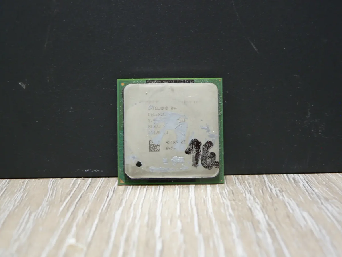 Intel Celeron D 2,40GHz/256/533 SL87J Socket 478 Processzor - Image 1