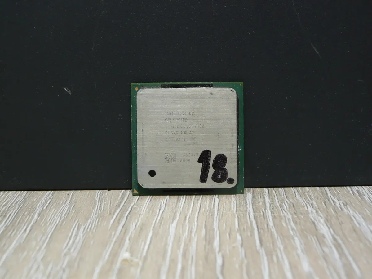 Intel Celeron 2,4GHz/128/400 SL6XG Socket 478 Processzor - Image 1