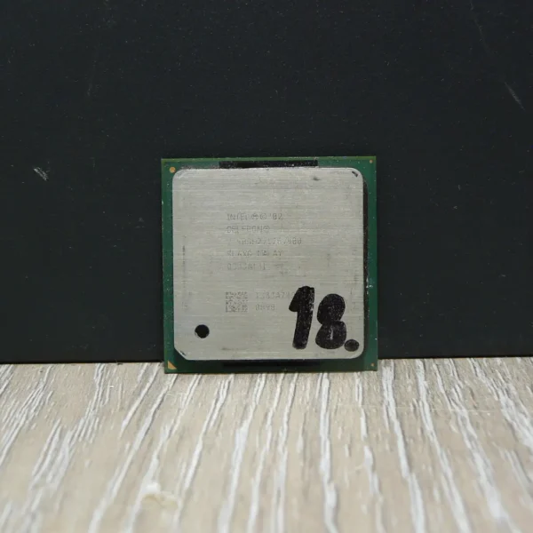 Intel Celeron 2,4GHz/128/400 SL6XG Socket 478 Processzor