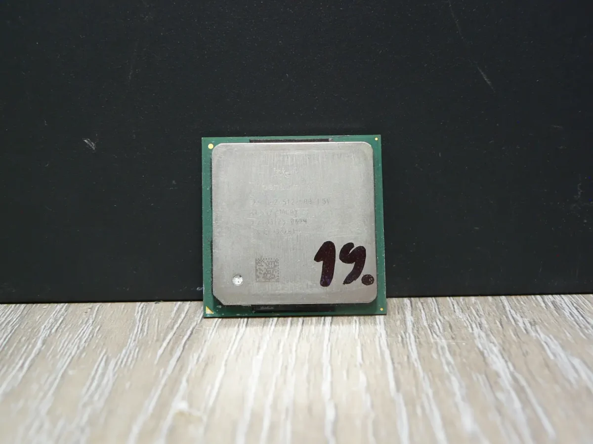 Intel Pentium 2,4GHz/512/400 SL65R Socket 478 Processzor - Image 1