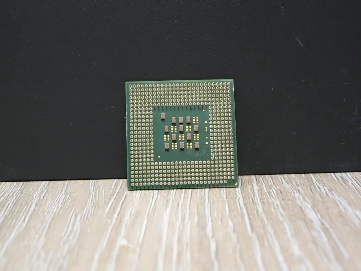 Intel Pentium 4 2,50GHz/512/400 SL6PN Socket 478 Processzor - Image 2