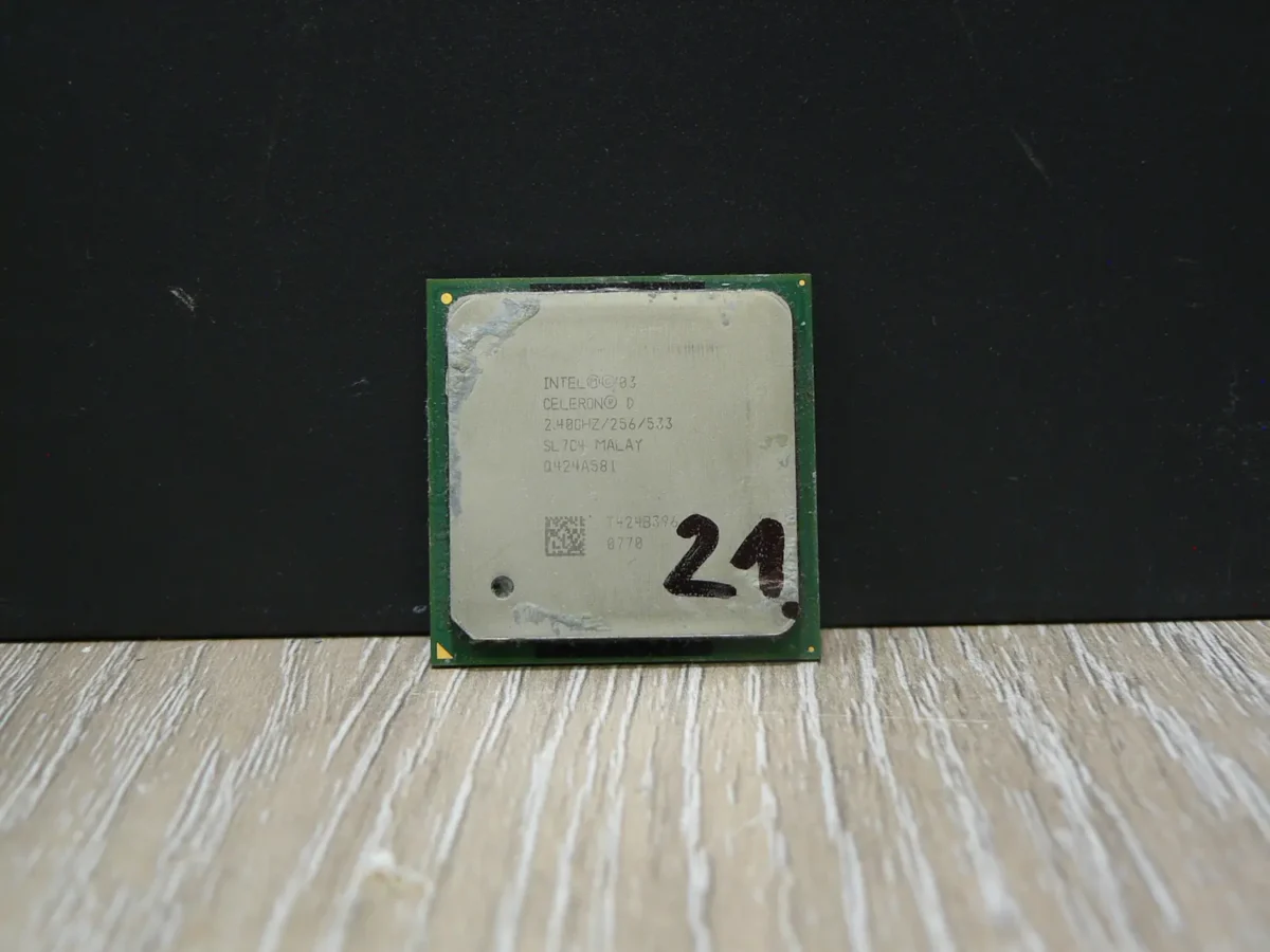 Intel Celeron D 2,40GHz/256/533 SL7C4 Socket 478 Processzor - Image 1