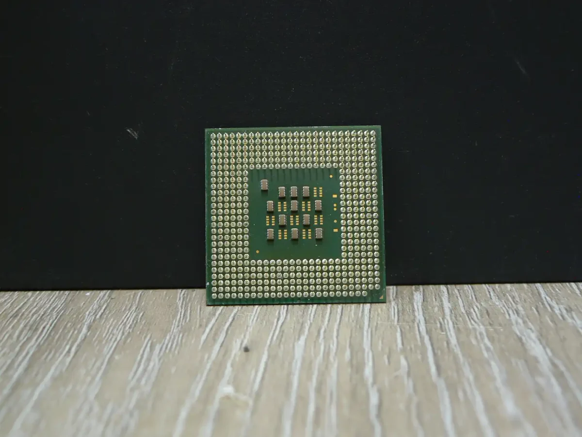 Intel Pentium 4 2,40GHz/512/533 SL6PC Socket 478 Processzor - Image 2