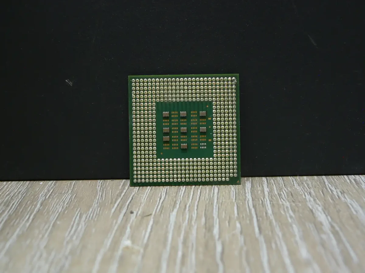 Intel Pentium 1,5GHz/256/400/1,75V SL5TJ Socket 478 Processzor - Image 2