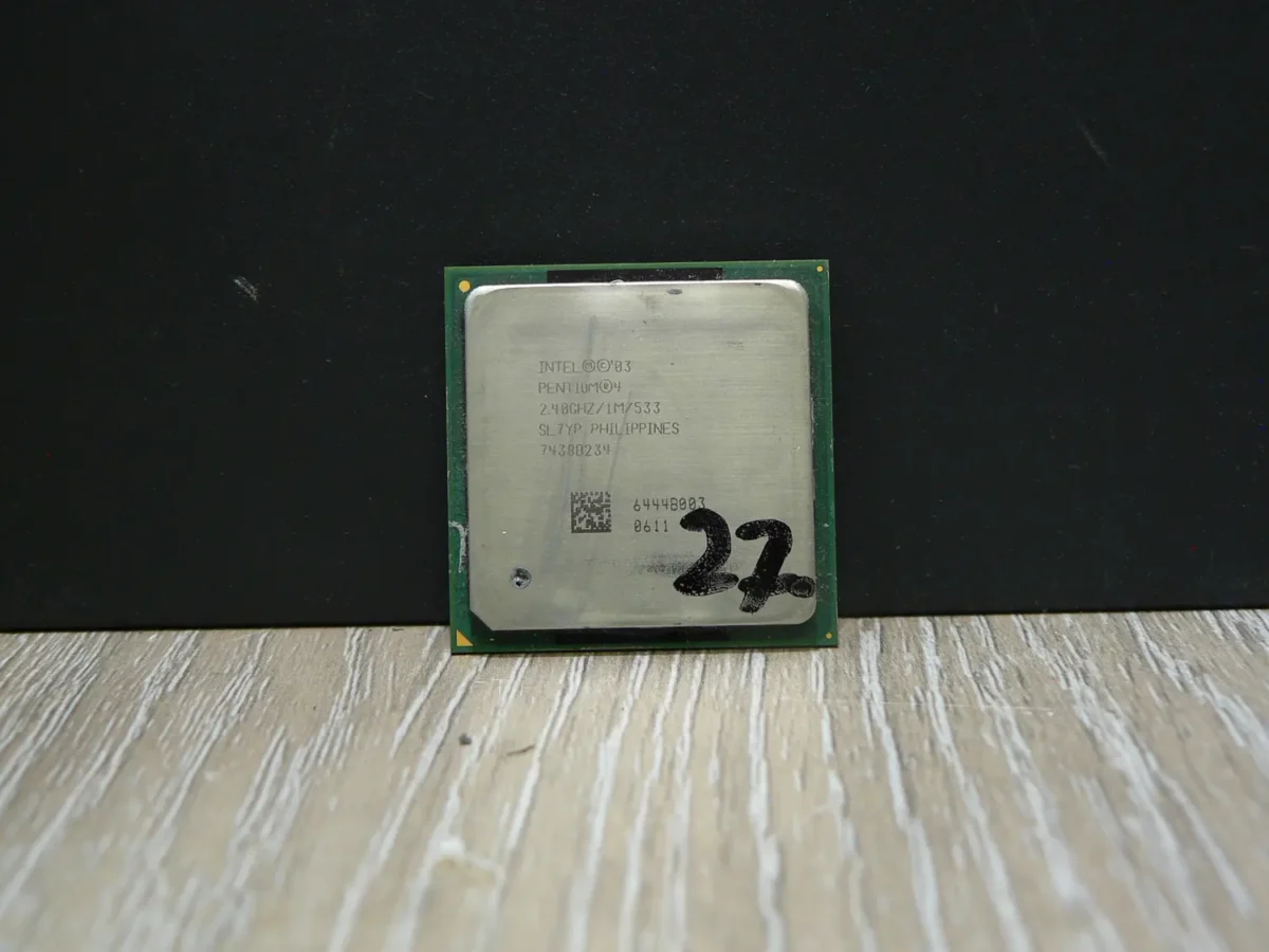 Intel Pentium 2,40GHz/1M/533 SL7YP Socket 478 Processzor - Image 1