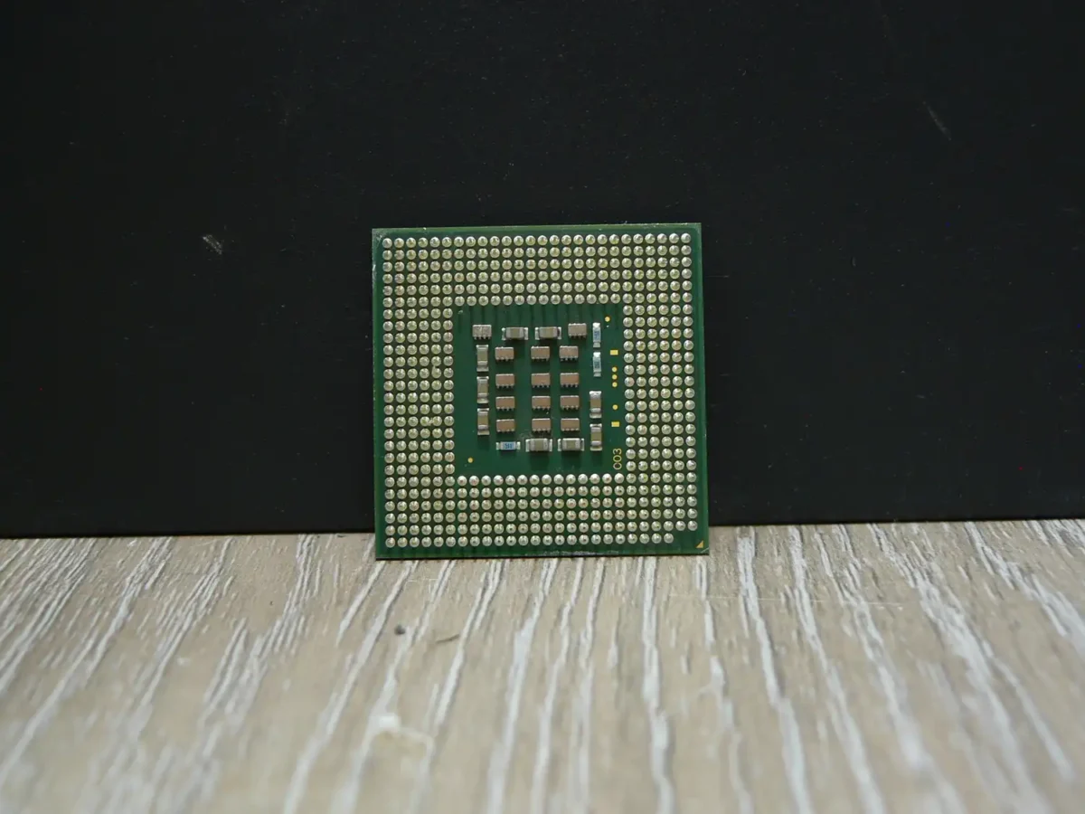 Intel Pentium 2,40GHz/1M/533 SL7YP Socket 478 Processzor - Image 2