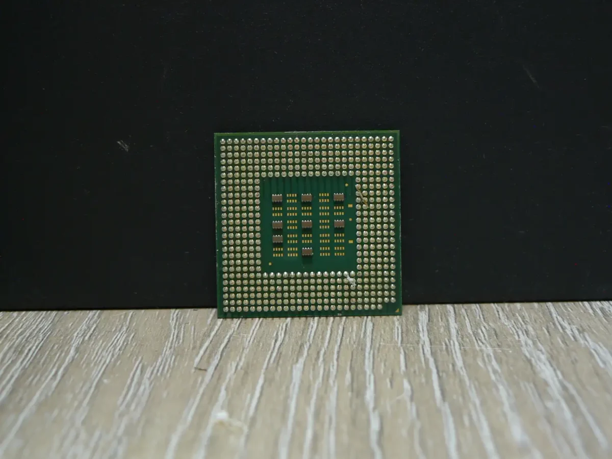 Intel Pentium 1,5GHz/256/400/1,75V SL5TJ Socket 478 Processzor - Image 2
