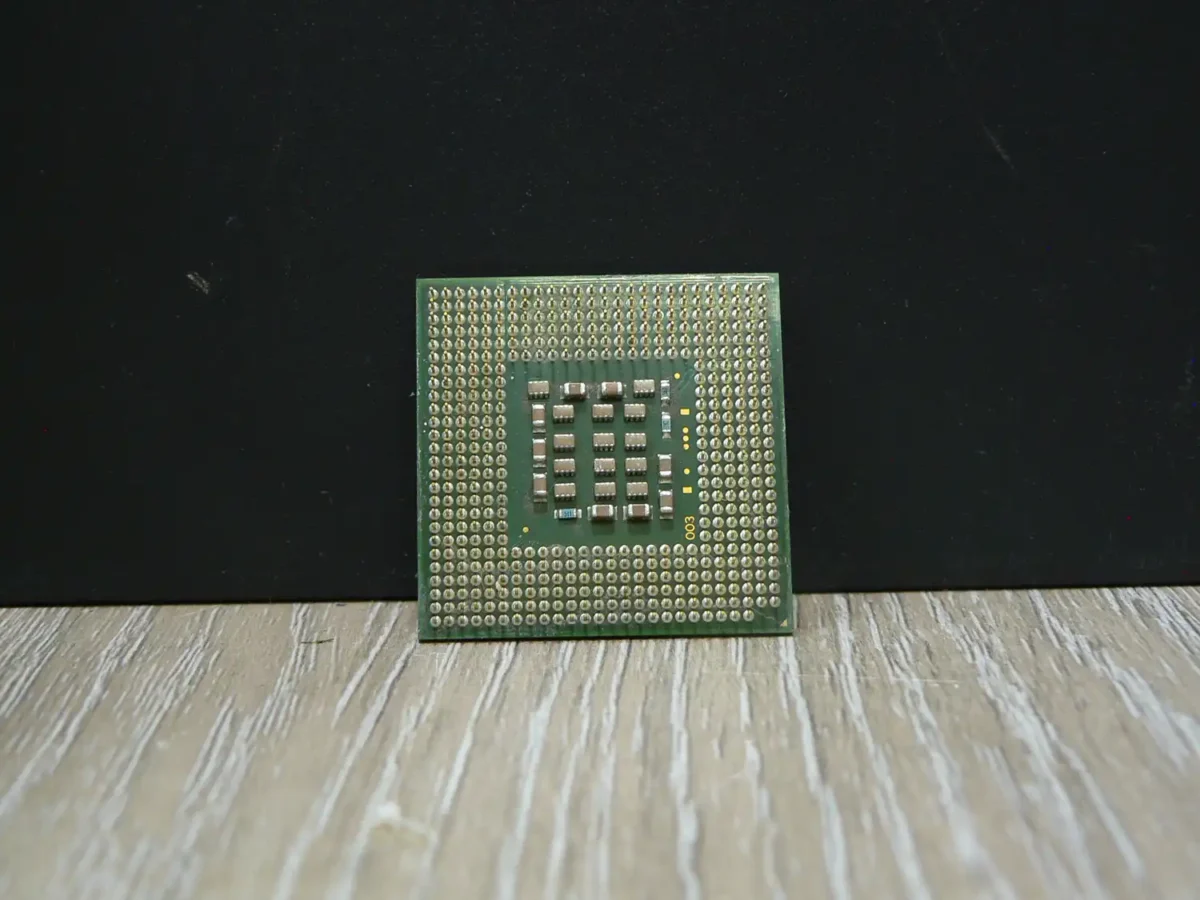 Intel Pentium 3,00GHz/1M/800 SL7E4 Socket 478 Processzor - Image 2