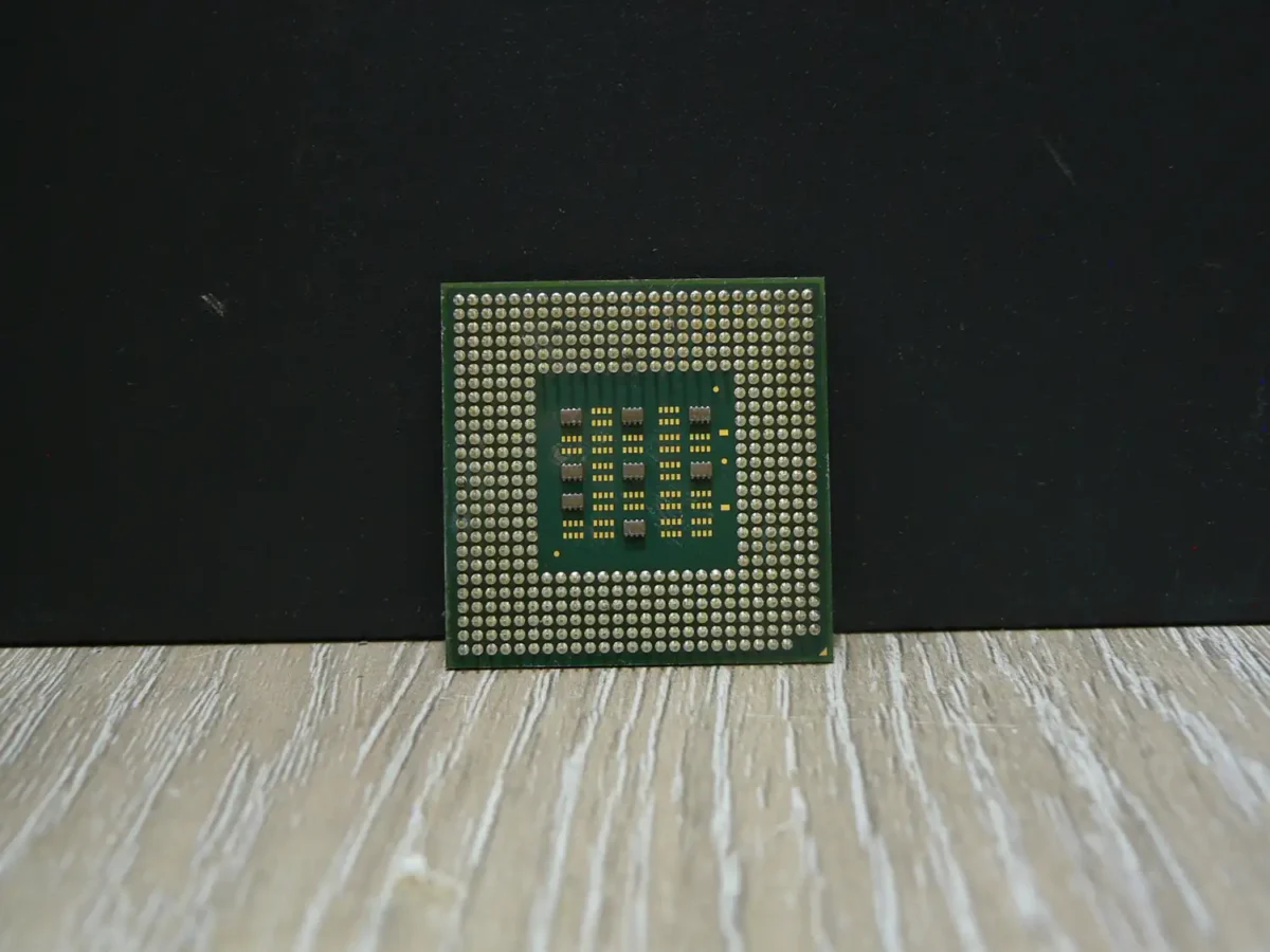 Intel Pentium 1,5GHz/256/400/1,75V SL5TJ Socket 478 Processzor - Image 2
