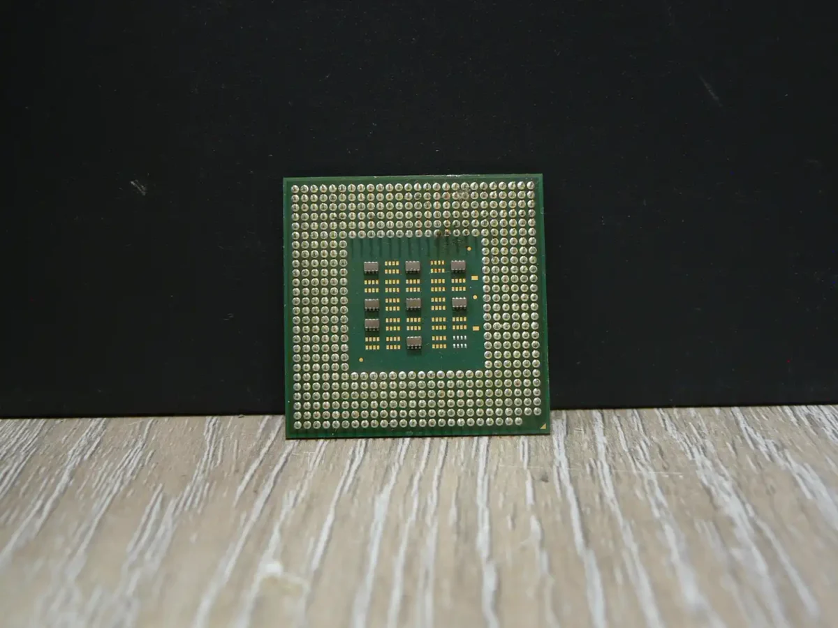 Intel Pentium 1,5GHz/256/400/1,75V SL5TJ Socket 478 Processzor - Image 2