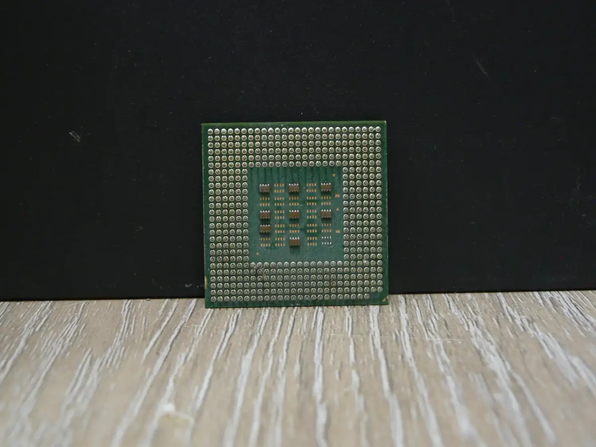 Intel Pentium 1,5GHz/256/400/1,75V SL5TJ Socket 478 Processzor - Image 2