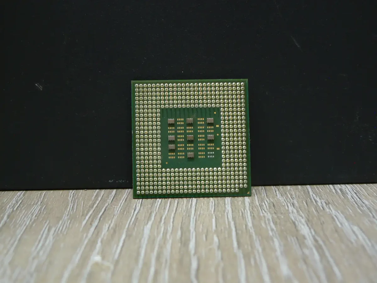 Intel Pentium 1,5GHz/256/400/1,75V SL5TJ Socket 478 Processzor - Image 2