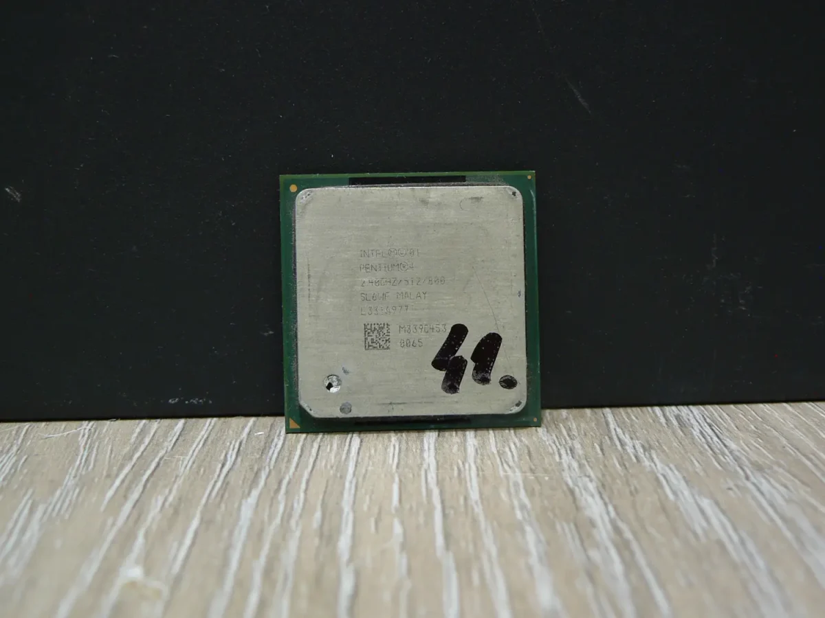 Intel Pentium 4 2,40GHz/512/800 SL6WF Socket 478 Processzor - Image 1