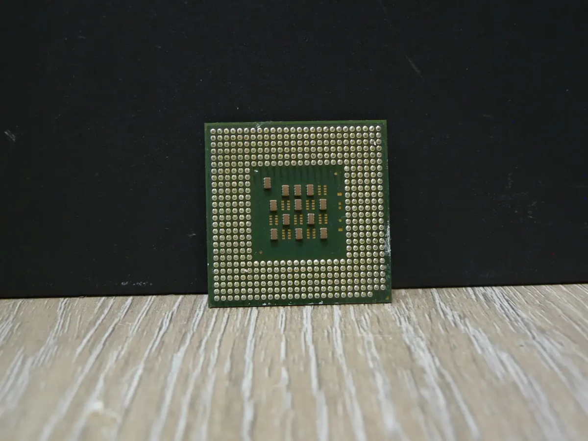 Intel Pentium 4 2,40GHz/512/800 SL6WF Socket 478 Processzor - Image 2