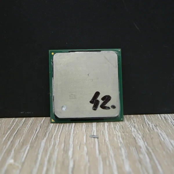 Intel Celeron 2,4GHz/128/400 SL6W4 Socket 478 Processzor