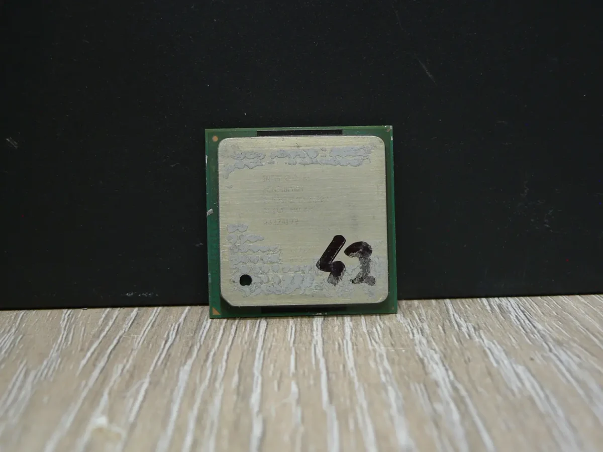 Intel Pentium 4 2,40GHz/512/800 SL6WF Socket 478 Processzor - Image 1