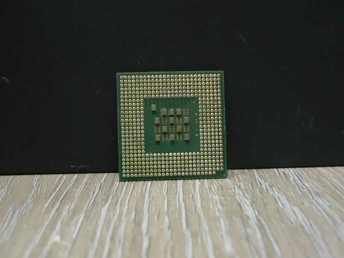 Intel Pentium 4 2,40GHz/512/800 SL6WF Socket 478 Processzor - Image 2