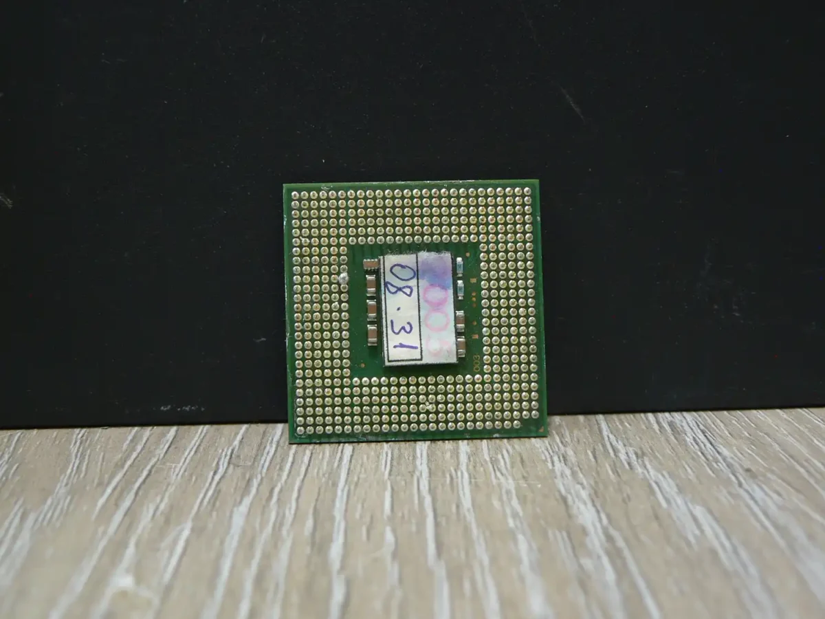 Intel Celeron D 3,06GHz/256/533 SL7NX Socket 478 Processzor - Image 2