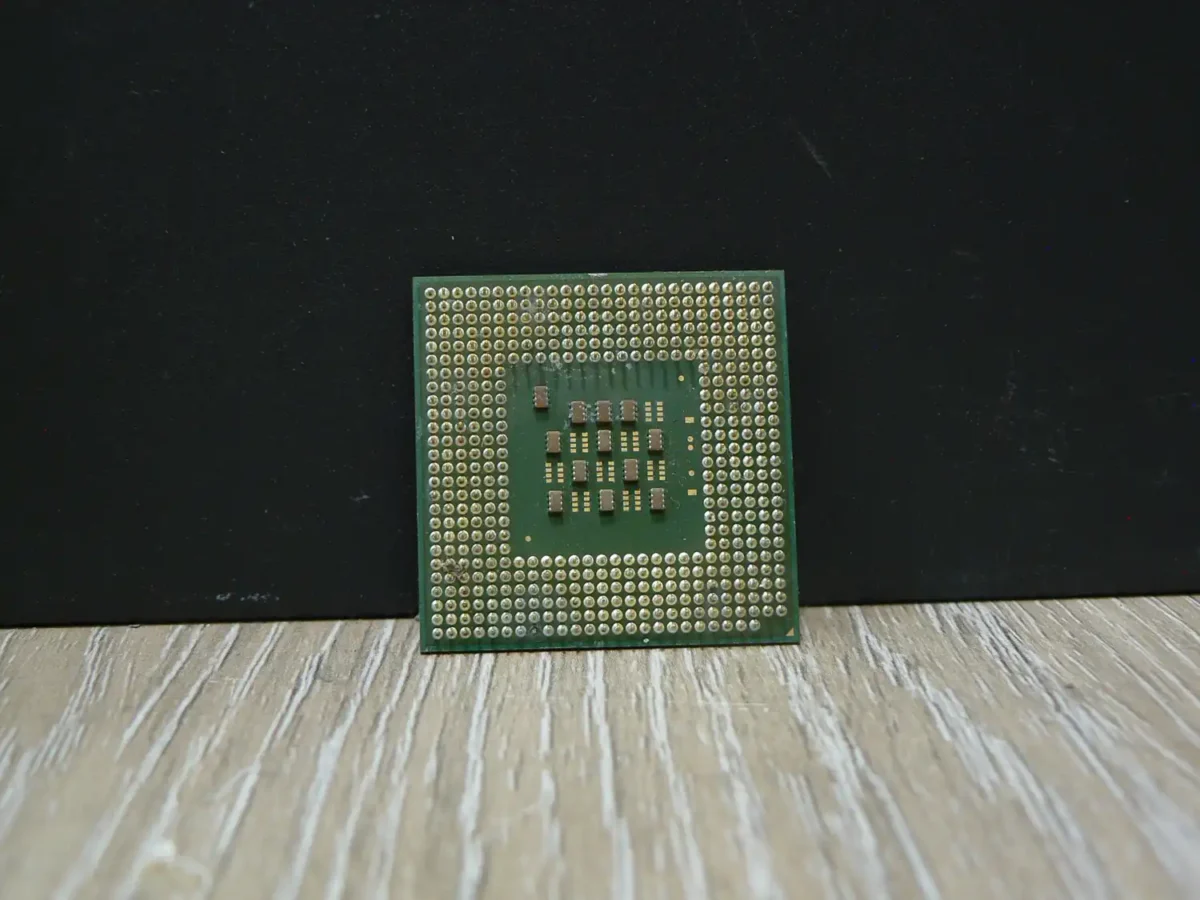 Intel Pentium 4 2,40GHz/512/800 SL6WF Socket 478 Processzor - Image 2