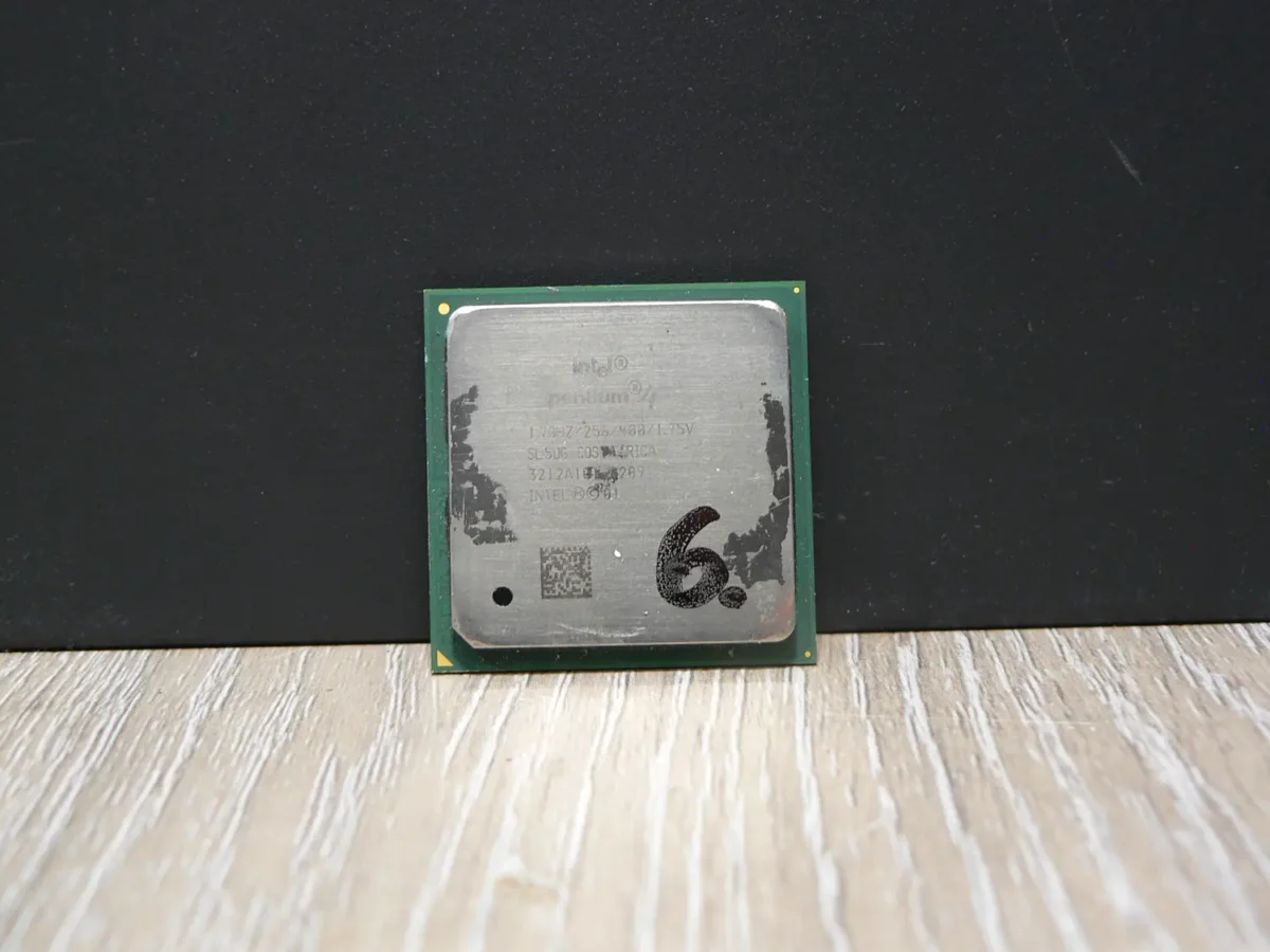 Intel Pentium 4 1,7GHz/256/400/1,75V SL5UG Socket 478 Processzor - Image 1