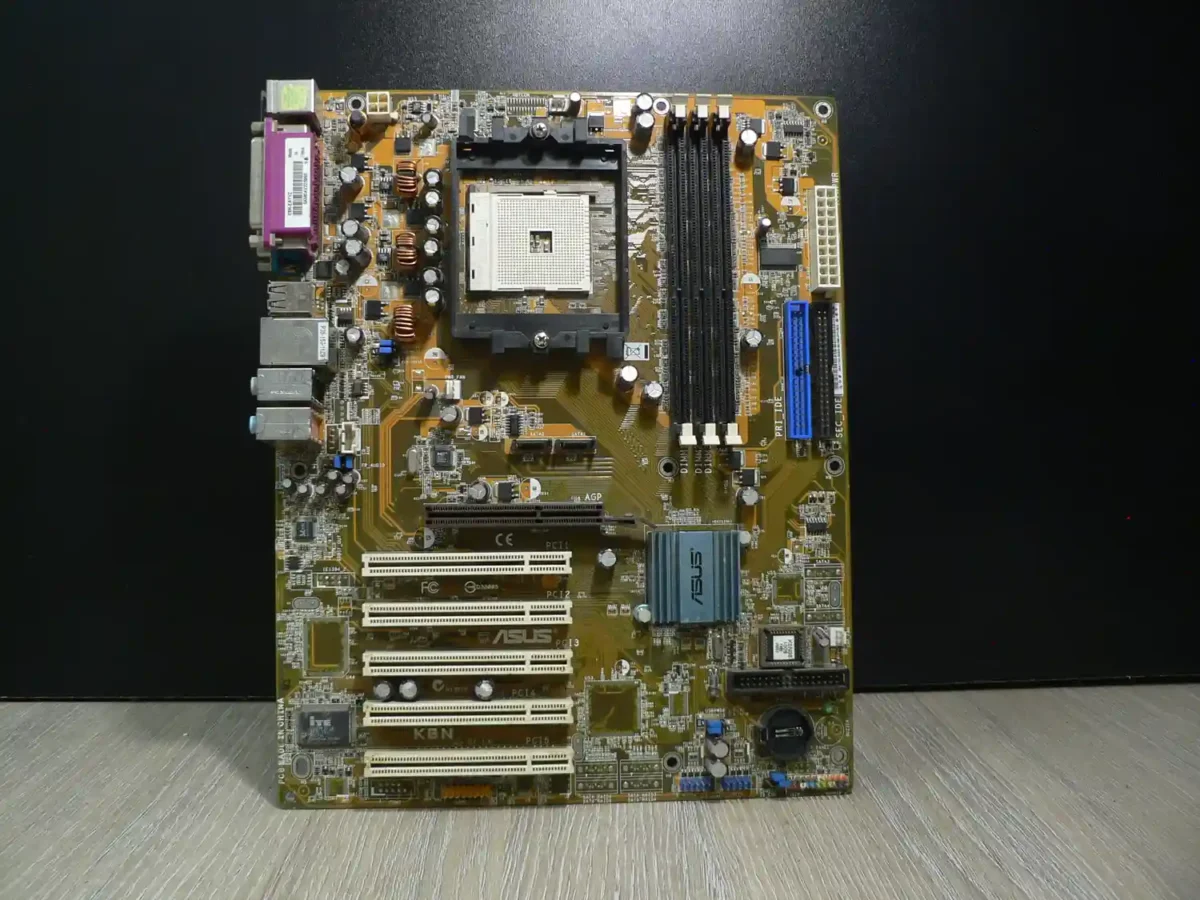 ASUS K8N Rev 1.01 Socket 754 Alaplap + Hátlap/IO-Shield - Image 3