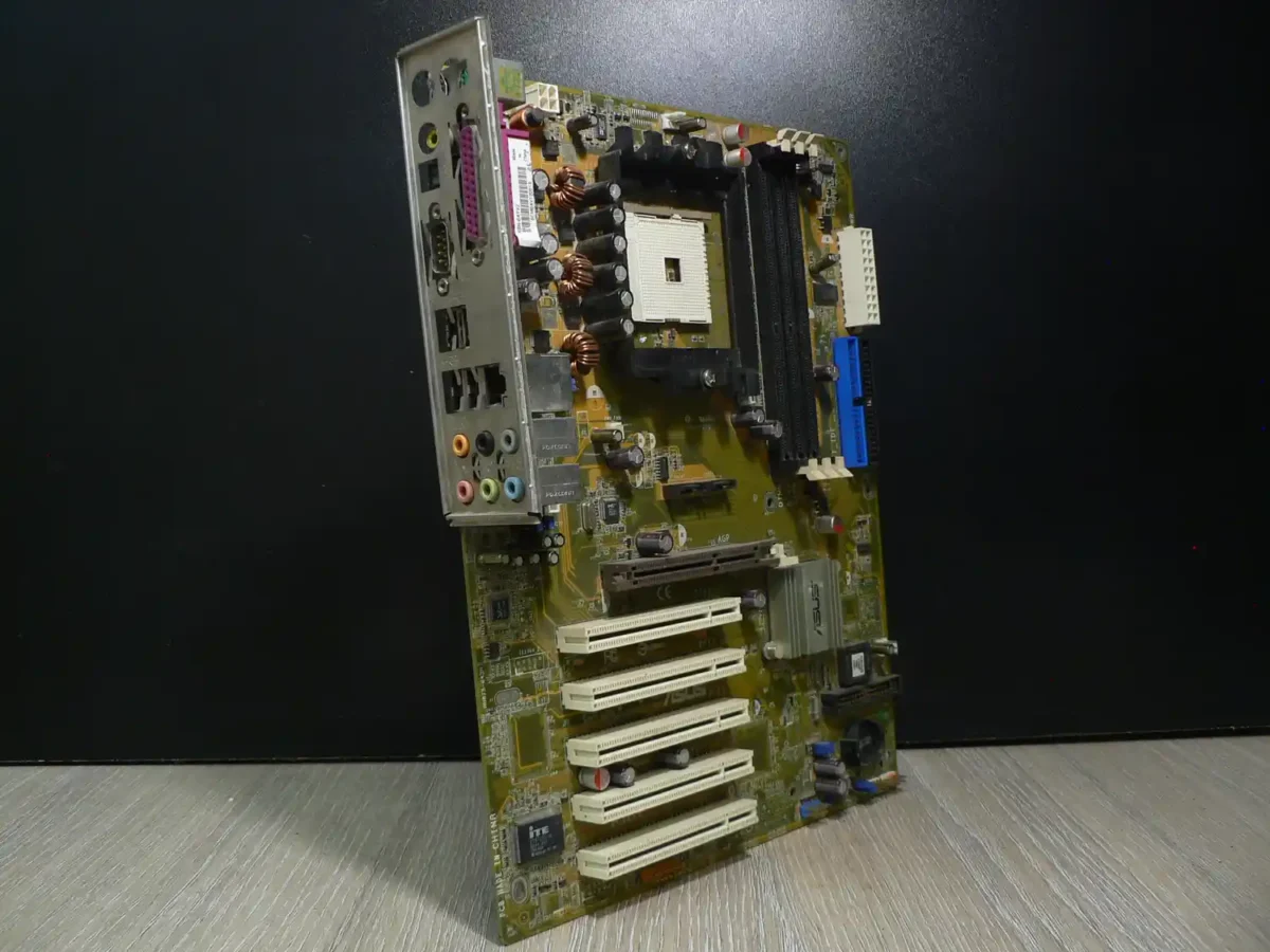 ASUS K8N Rev 1.01 Socket 754 Alaplap + Hátlap/IO-Shield (A- kategória, korrodált hátlapi kivezetések) - Image 1