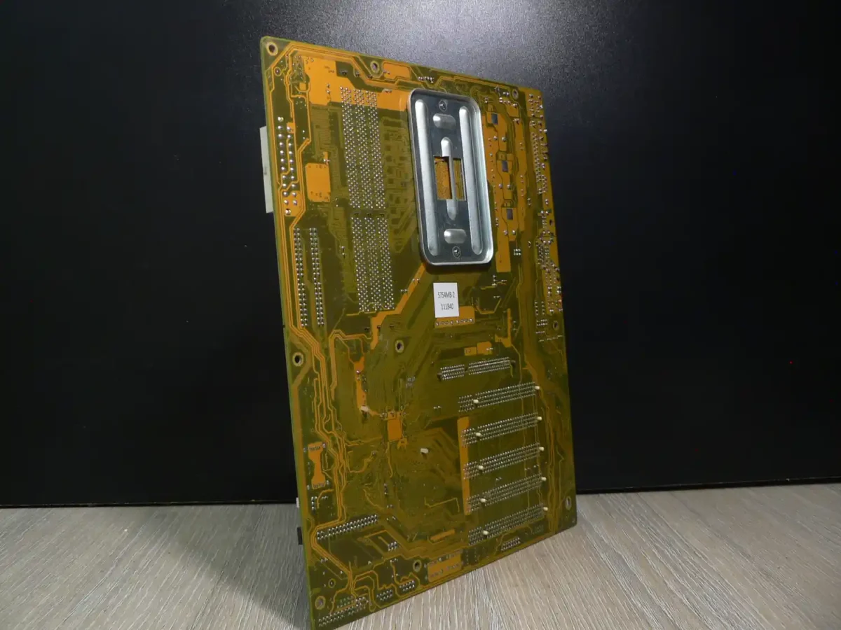 ASUS K8N Rev 1.01 Socket 754 Alaplap + Hátlap/IO-Shield (A- kategória, korrodált hátlapi kivezetések) - Image 2