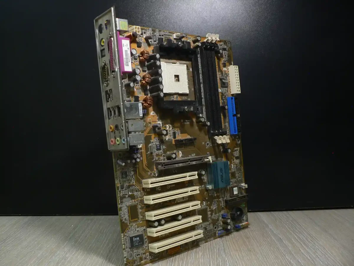 ASUS K8N Socket 754 Alaplap + Hátlap/IO-Shield - Image 1