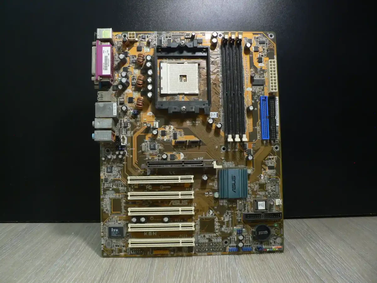 ASUS K8N Socket 754 Alaplap + Hátlap/IO-Shield - Image 3