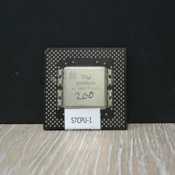 Intel Pentium 200MMX SL27J Socket 7 Processzor