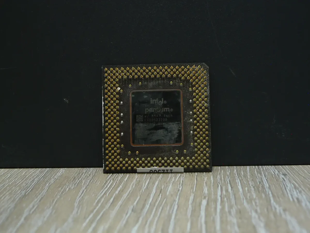 Intel Pentium 200MMX SL27J Socket 7 Processzor - Image 2