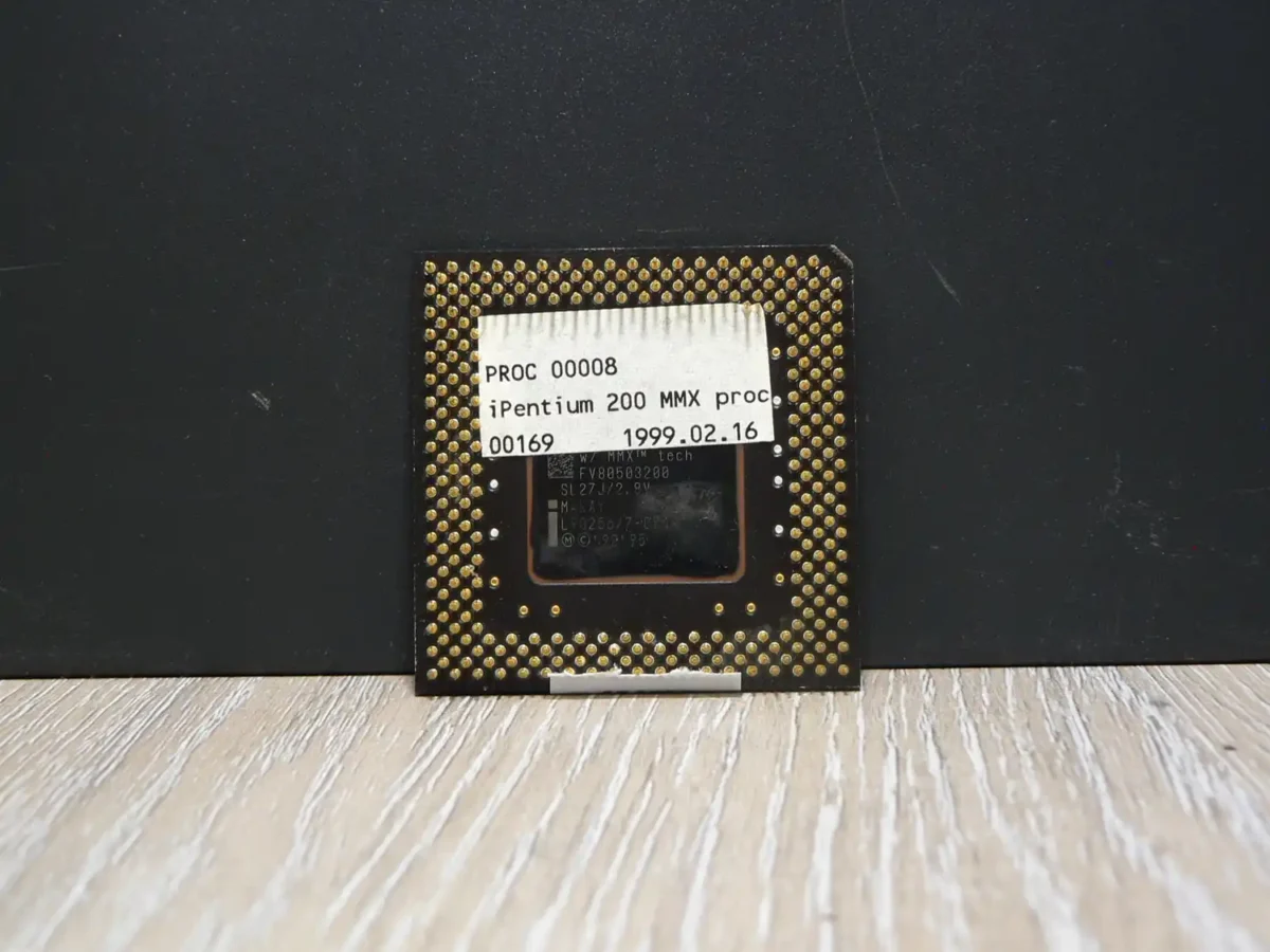 Intel Pentium 200MMX SL27J Socket 7 Processzor - Image 2