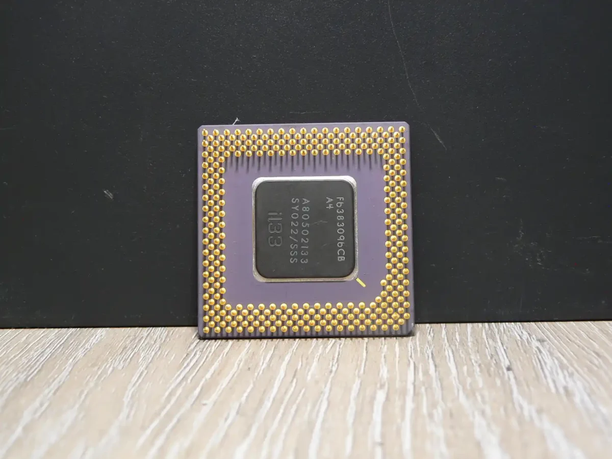 Intel Pentium 133 SY022 Socket 7 Processzor - Image 2