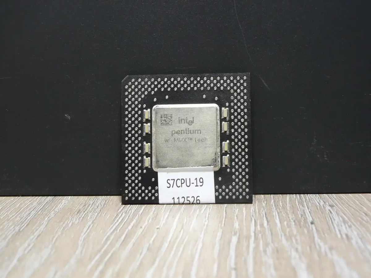 Intel Pentium 166MMX SL27H Socket 7 Processzor - Image 1