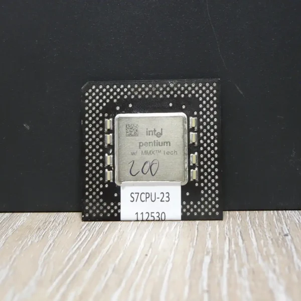Intel Pentium 200MMX SL27J Socket 7 Processzor