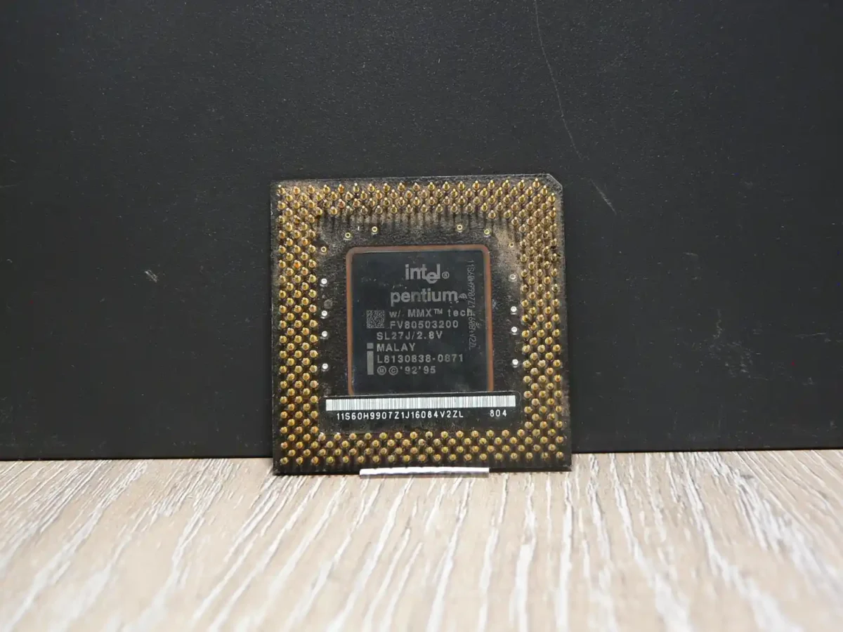 Intel Pentium 200MMX SL27J Socket 7 Processzor - Image 2