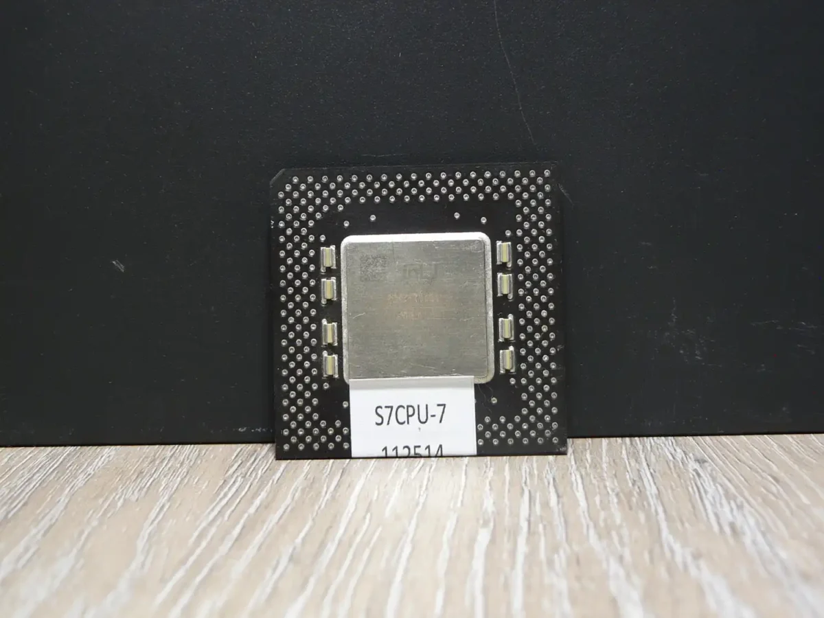 Intel Pentium 166MMX SL27H Socket 7 Processzor - Image 1
